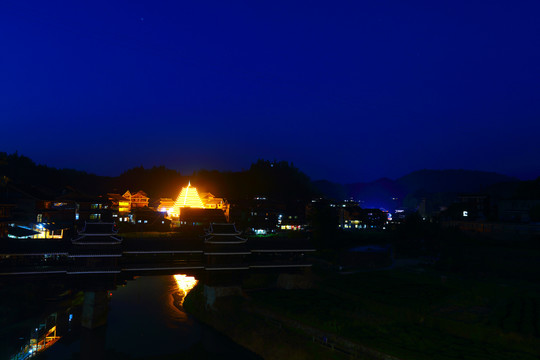 侗寨夜景