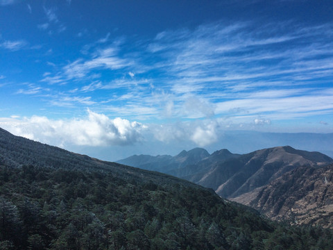 天空高山