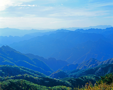 连绵群山