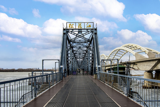 哈尔滨州江铁路桥