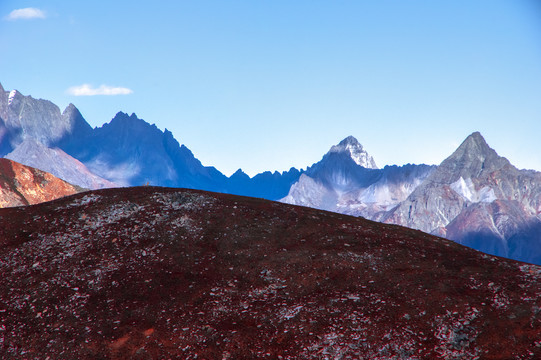 山峰与大地风光