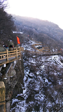 雪中栈道