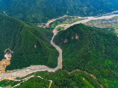 航拍米仓山隧道