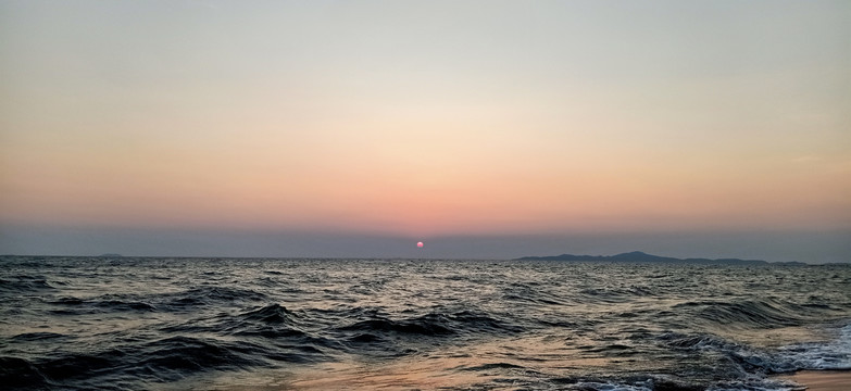 夕陽和海