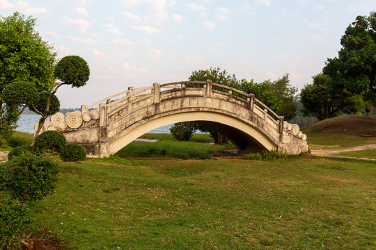 广东湛江湖光岩风景区石桥