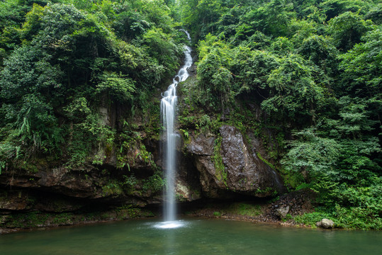 龙苍沟叠翠溪景区瀑布