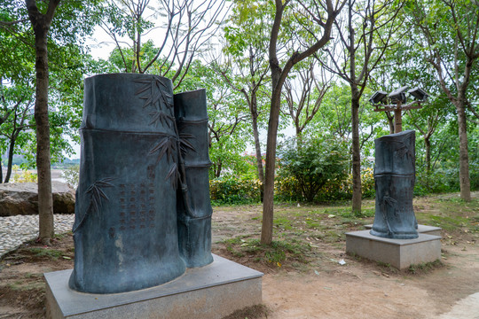 清远江心岛雕塑