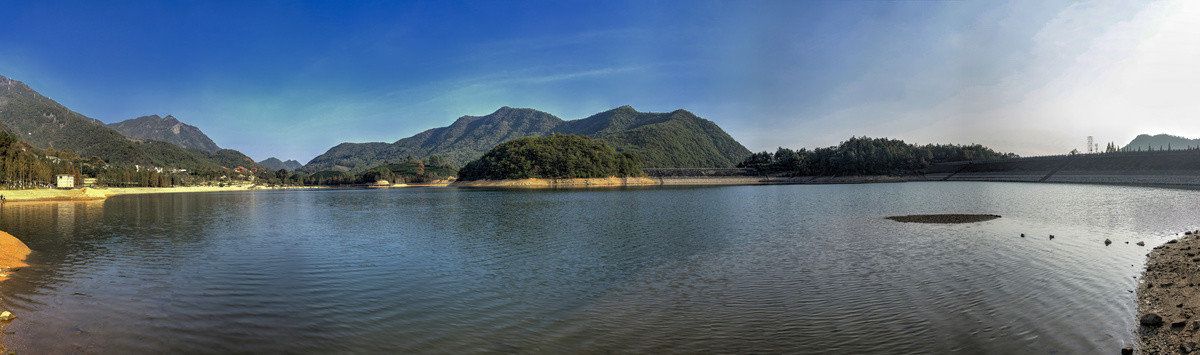 金华北山鹿女湖全景