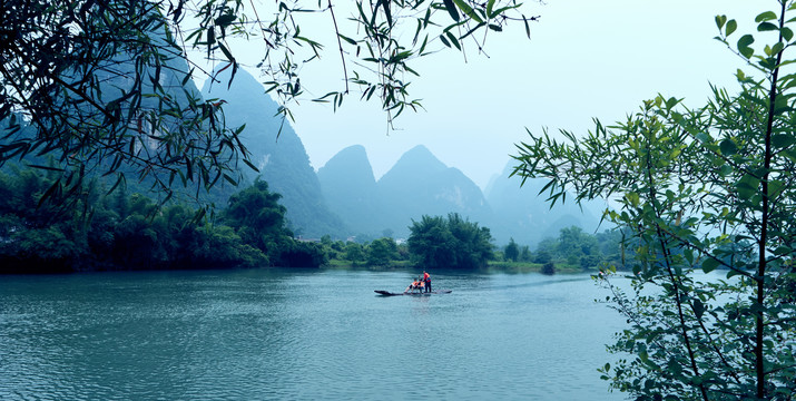 阳朔遇龙河漂流