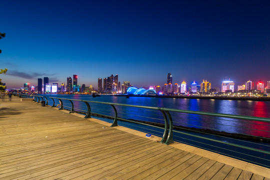 青岛海滨夜景