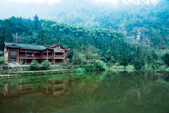 峨眉山清音平湖