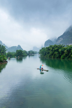 雨中十里画廊自然景观