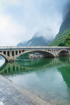 雨中十里画廊自然景观