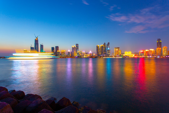 青岛海边城市夜景