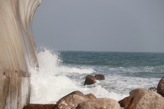 海岸浪花