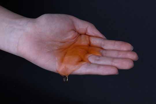 生姜洗发水液体展示