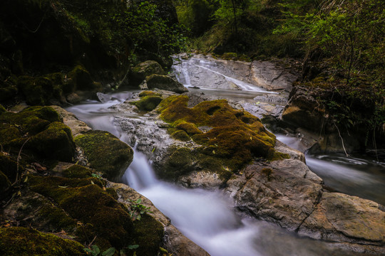 云南溪流小河风光