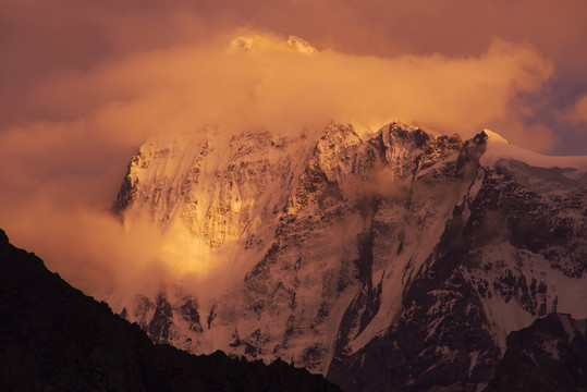 天山