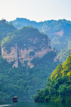 湖南张家界宝峰湖山水风光