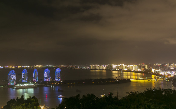 三亚鹿回头景区看城市夜景