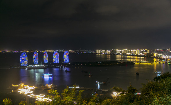 三亚鹿回头景区看城市夜景