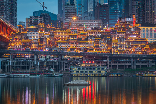 重庆洪崖洞吊脚楼景点夜景