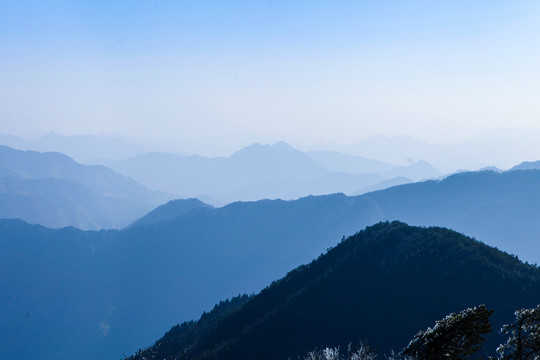 高山蓝天风景壁纸旅游自然风光