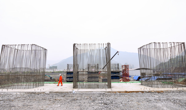 高铁建设工地