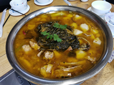 腌菜酸汤火锅鸡