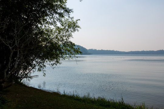 广东湛江湖光岩风景区镜湖