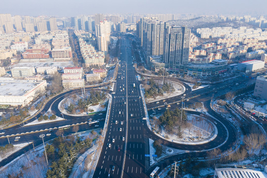 城市立交桥冬景