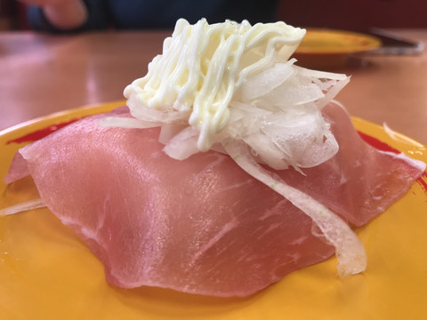 火腿片色拉寿司