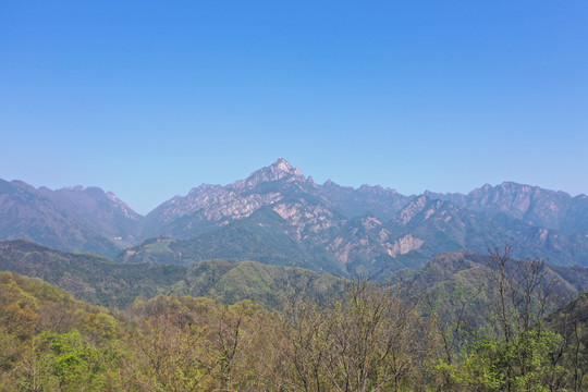 远眺天都峰