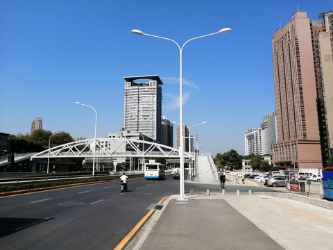 武汉珞喻路街景