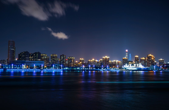 夜上海的江景