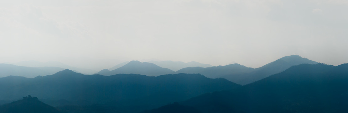 水墨群山全景