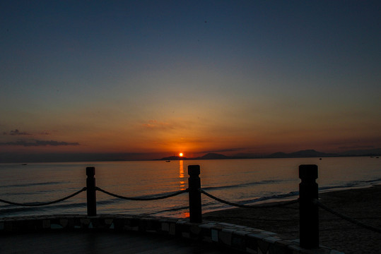 夕阳海岸