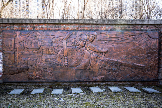 劳动工人雕塑墙