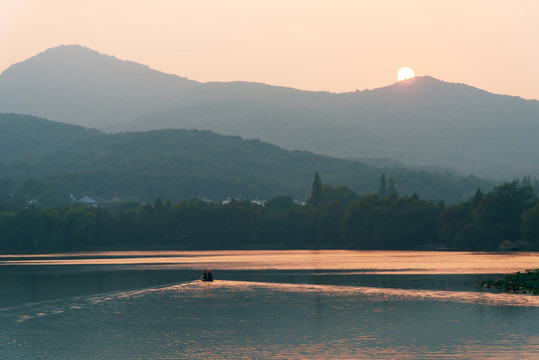 杭州西湖山水落日黄昏