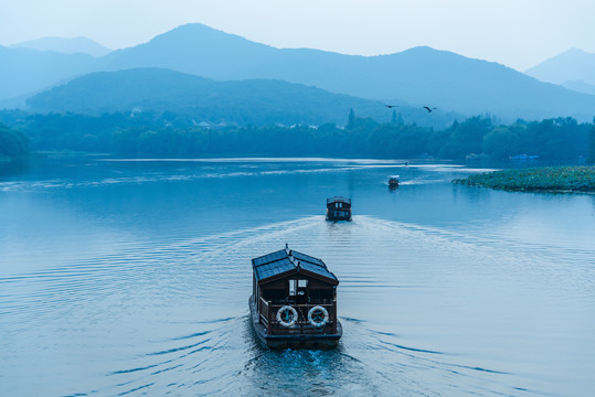 杭州西湖山水景与西湖游船