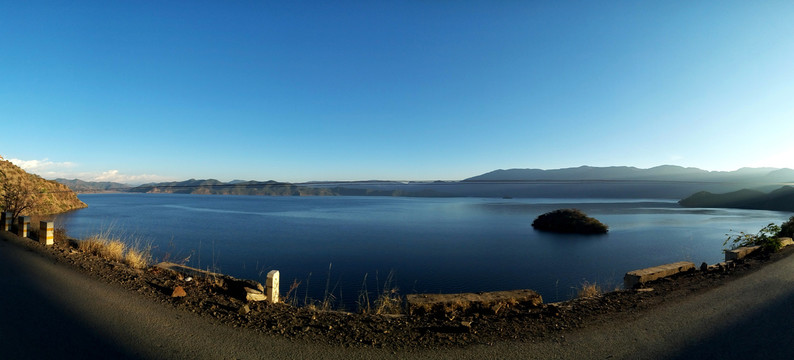 泸沽湖全景