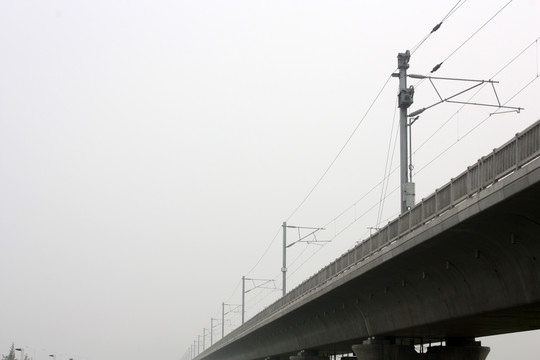 电气化铁路架线杆