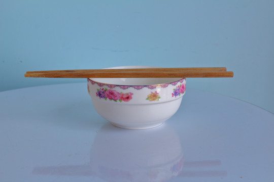 中国生活餐桌使用碗筷文化