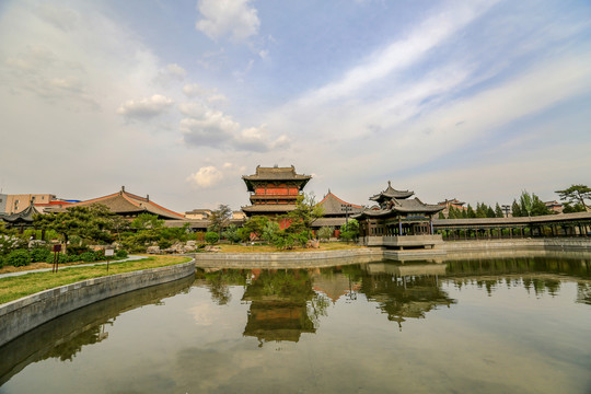 山西大同善化寺水中倒影