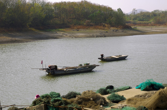 河湾鱼船