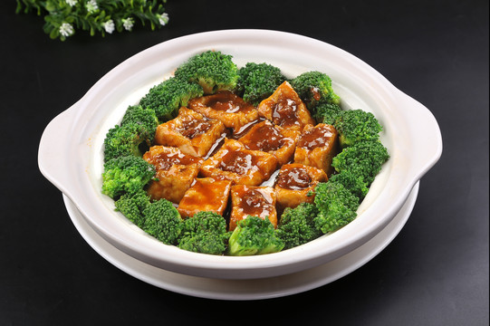 石锅蒸豆腐