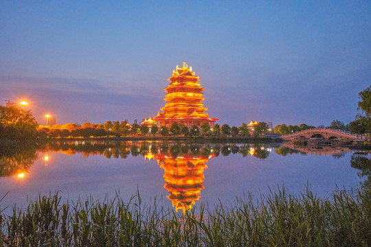 隆欣阁夜景