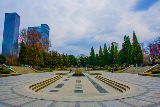 沈阳中山公园广场全景建筑松树