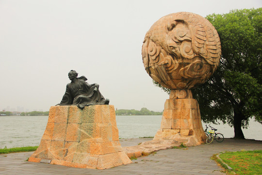 南国哲思园雕塑