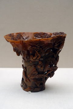 清代犀角雕竹石纹杯
